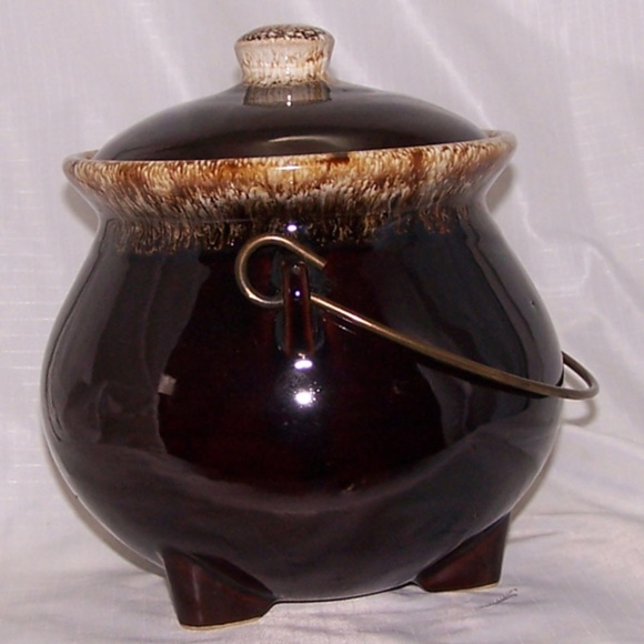 VTG Bean Pot Drip Glaze w/Lid and Metal Handle - Picture 4 of 9